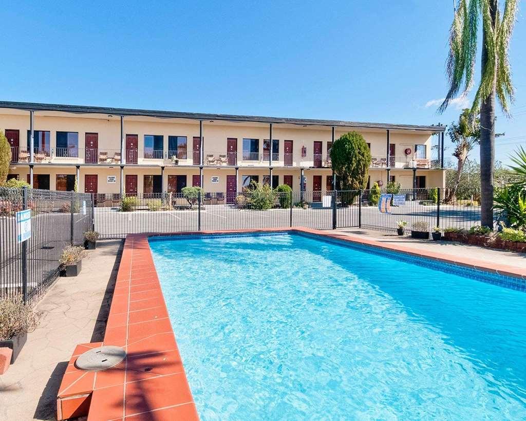 Country Plaza Motel Taree Facilidades foto